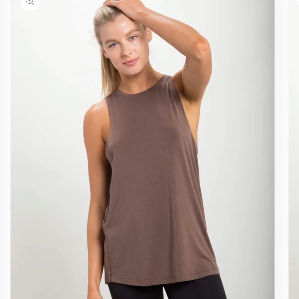 NWT - Mono B Twist Back Strap Muscle Tank in Chestnut Brown - Size Large